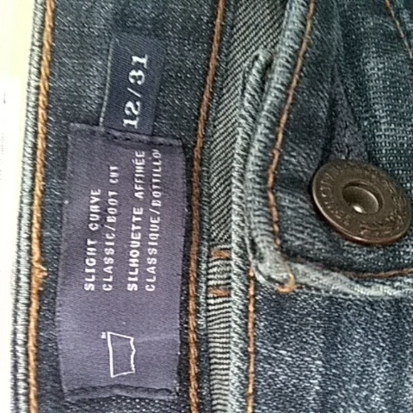 Levi's Jeans: Classic slight curve boot cut medium dark wash, size 12/31 - Picture 2 of 3